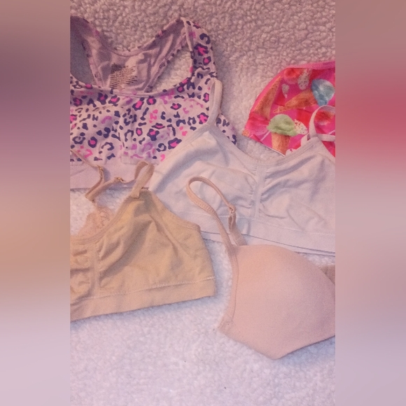 🆓 With $25 Dollar Purchase! Girl's (Bundle Variety) Starter bra's - Picture 3 of 8